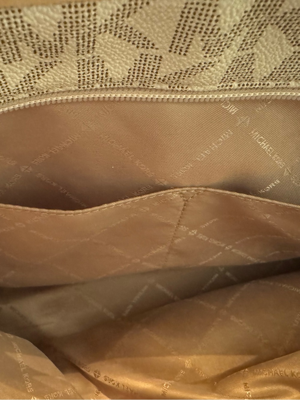 Michael Kors Jet Set Large Logo Top Zip Tote in the Vanilla/Beige Color-Way - Picture 4 of 14
